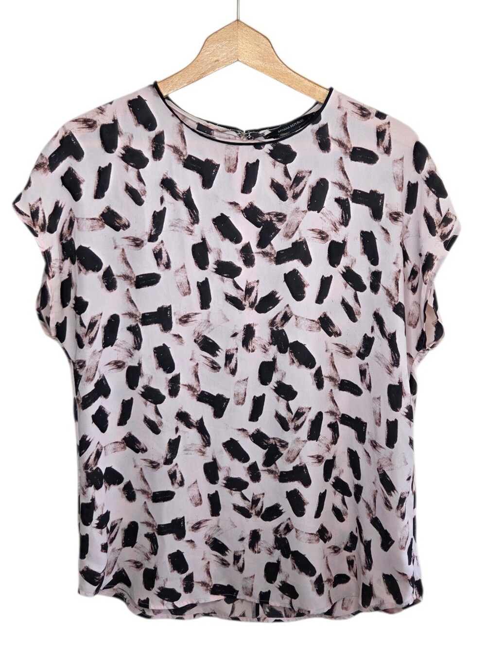 Banana Republic Light Pink Black Abstract Print Short Sleeve Blouse Size Medium